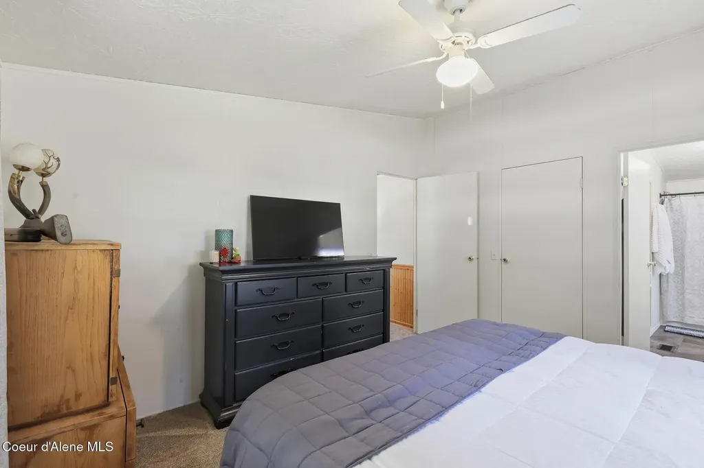 4374 E Timberland Road Athol ID 83801