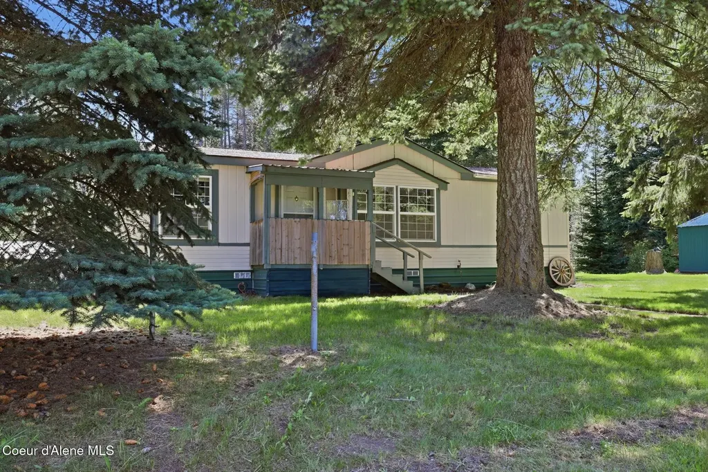 4374 E Timberland Road Athol ID 83801