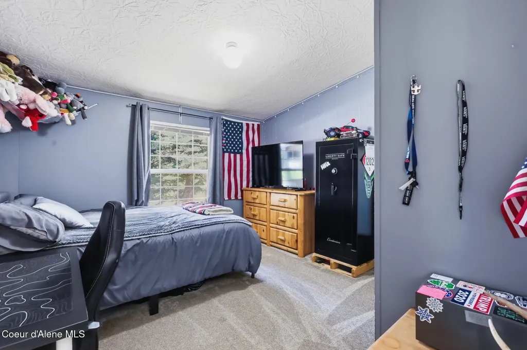 4374 E Timberland Road Athol ID 83801