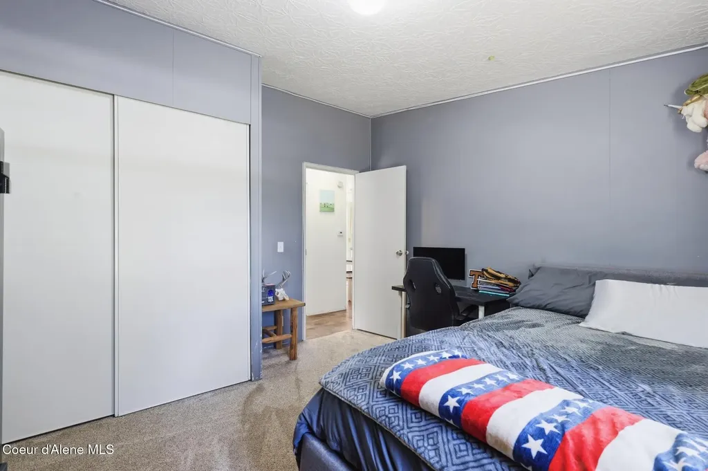 4374 E Timberland Road Athol ID 83801