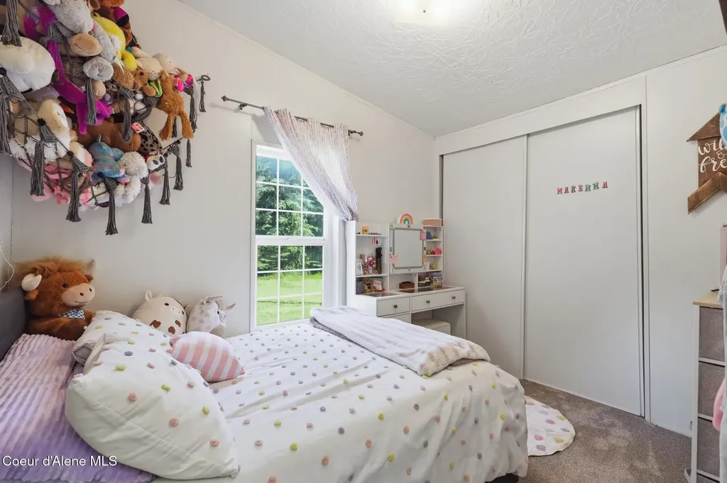 4374 E Timberland Road Athol ID 83801