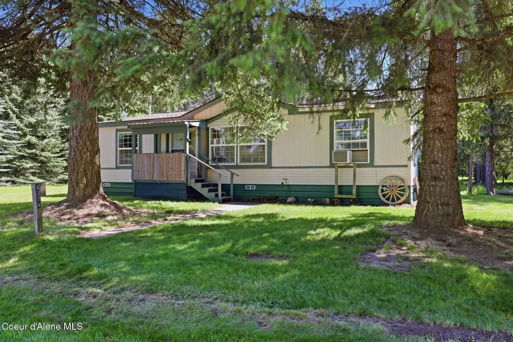 4374 E Timberland Road Athol ID 83801