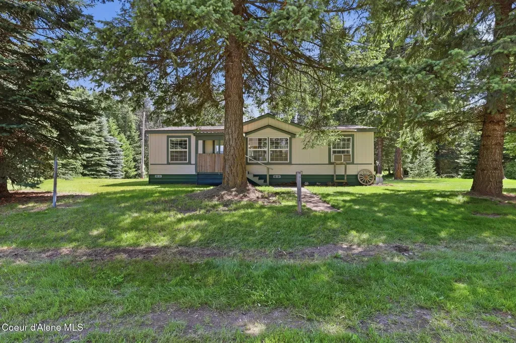 4374 E Timberland Road Athol ID 83801