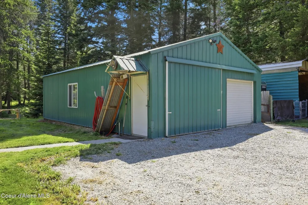 4374 E Timberland Road Athol ID 83801
