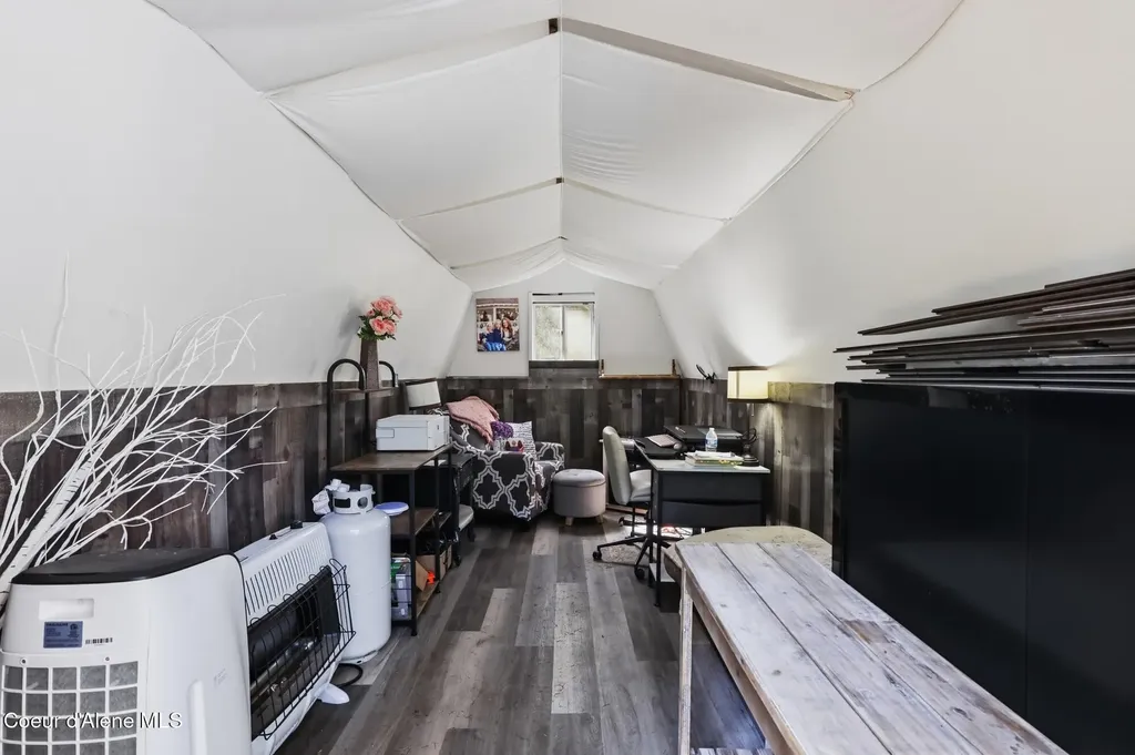 4374 E Timberland Road Athol ID 83801