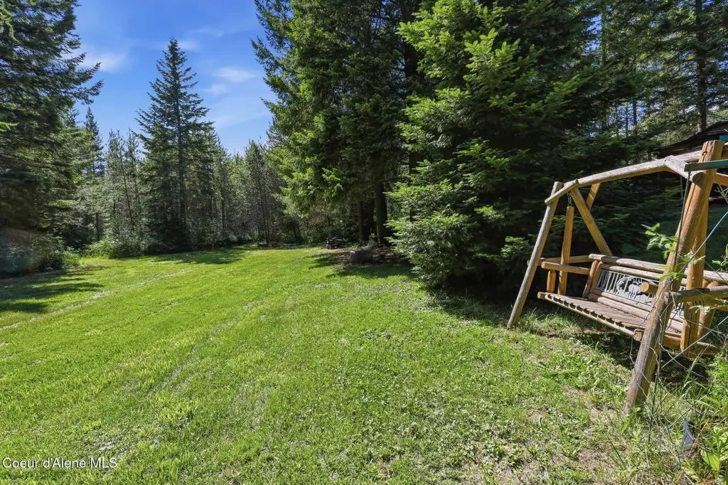 4374 E Timberland Road Athol ID 83801