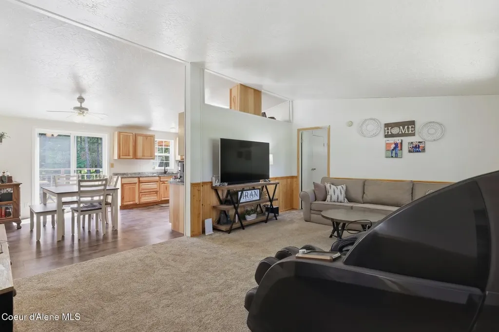 4374 E Timberland Road Athol ID 83801