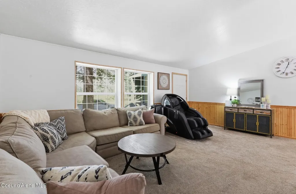 4374 E Timberland Road Athol ID 83801