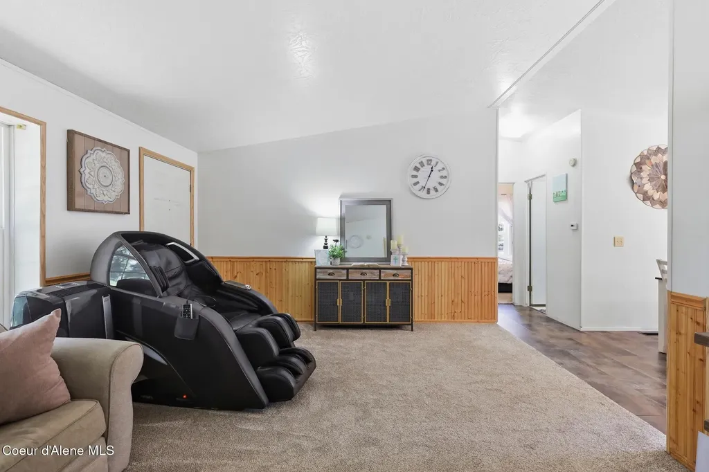 4374 E Timberland Road Athol ID 83801