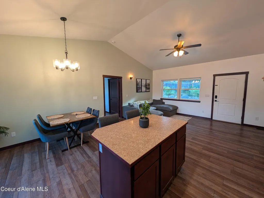 18192 W Spuler Lane Hauser ID 83854