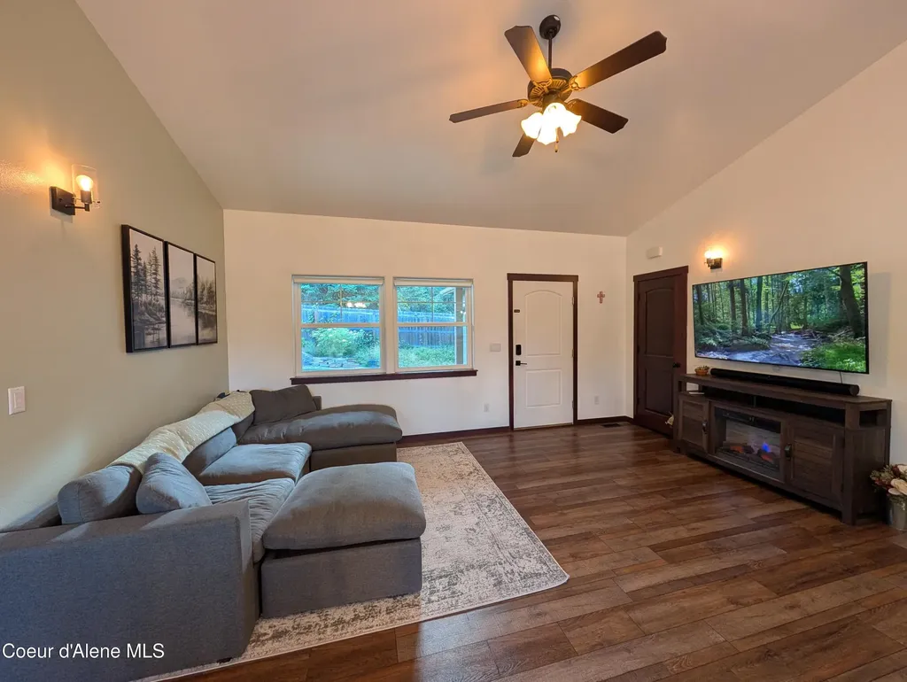 18192 W Spuler Lane Hauser ID 83854