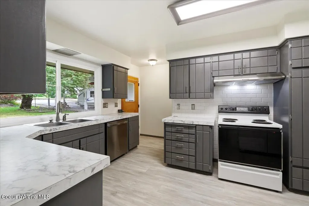 108 W 4th Street Silverton ID 83867
