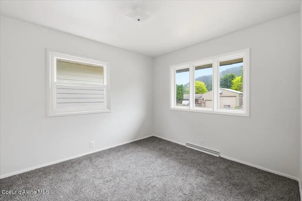 108 W 4th Street Silverton ID 83867