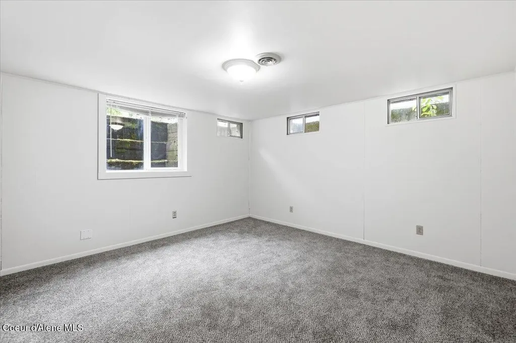 108 W 4th Street Silverton ID 83867