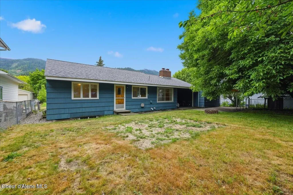 108 W 4th Street Silverton ID 83867