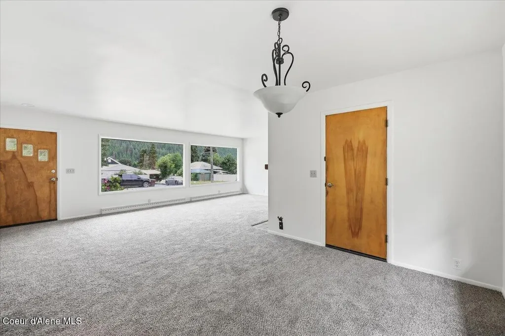 108 W 4th Street Silverton ID 83867