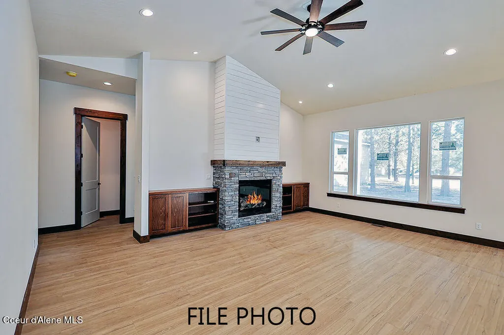 4476 E Savea Lane Post Falls ID 83854