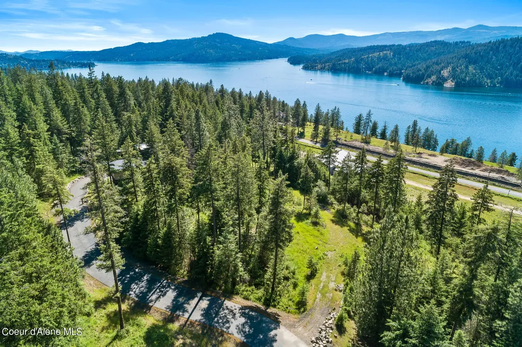 5521 S Longspur Court Harrison ID 83833