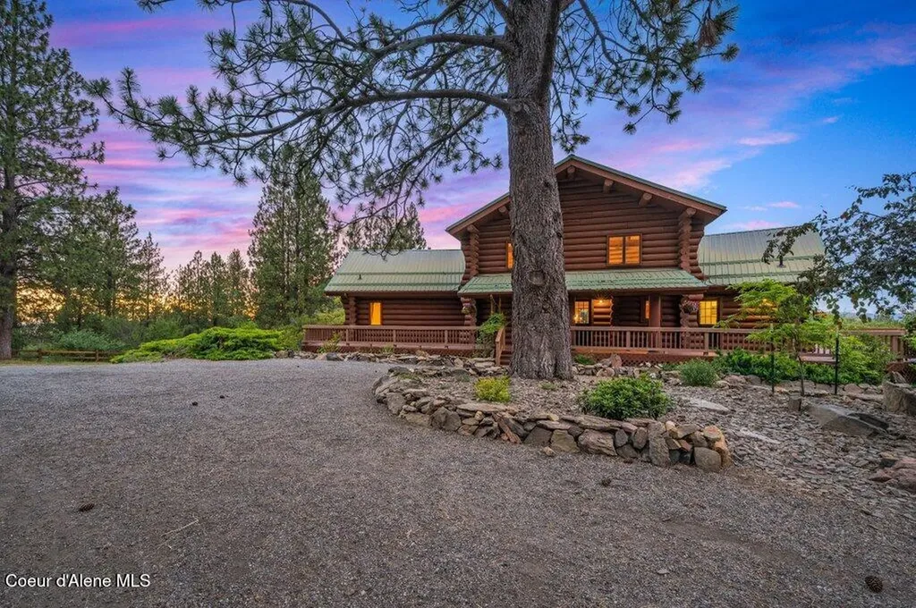 3018 S Signal Point Road Post Falls ID 83854