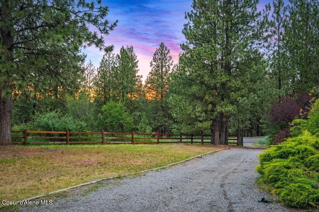 3018 S Signal Point Road Post Falls ID 83854