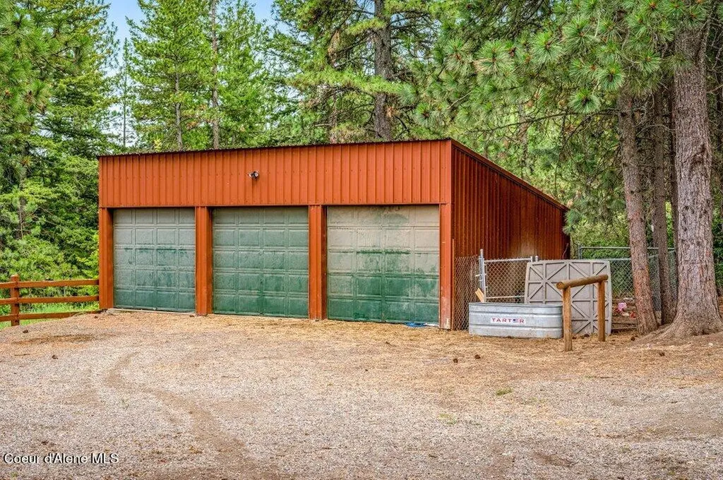 3018 S Signal Point Road Post Falls ID 83854