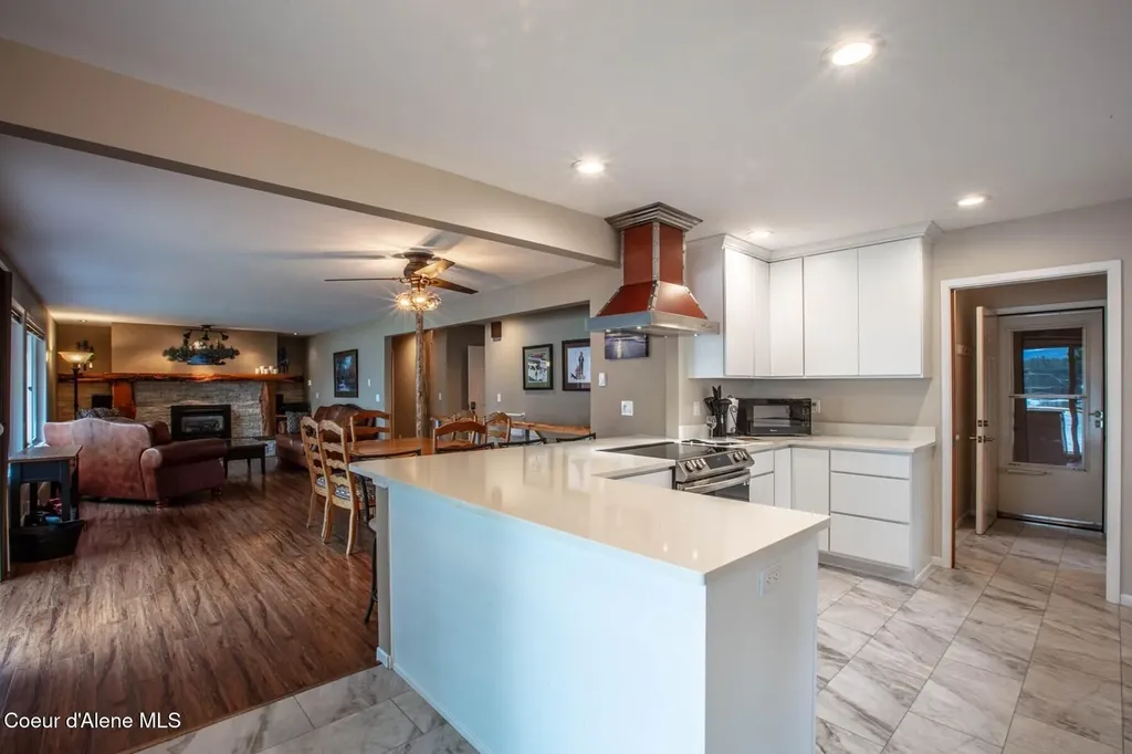 419 Campbell Point Road Laclede ID 83841