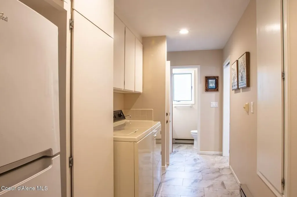 419 Campbell Point Road Laclede ID 83841