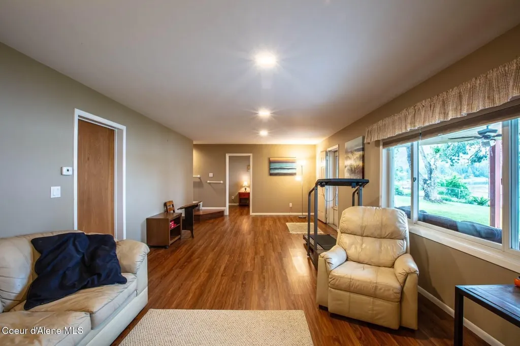 419 Campbell Point Road Laclede ID 83841