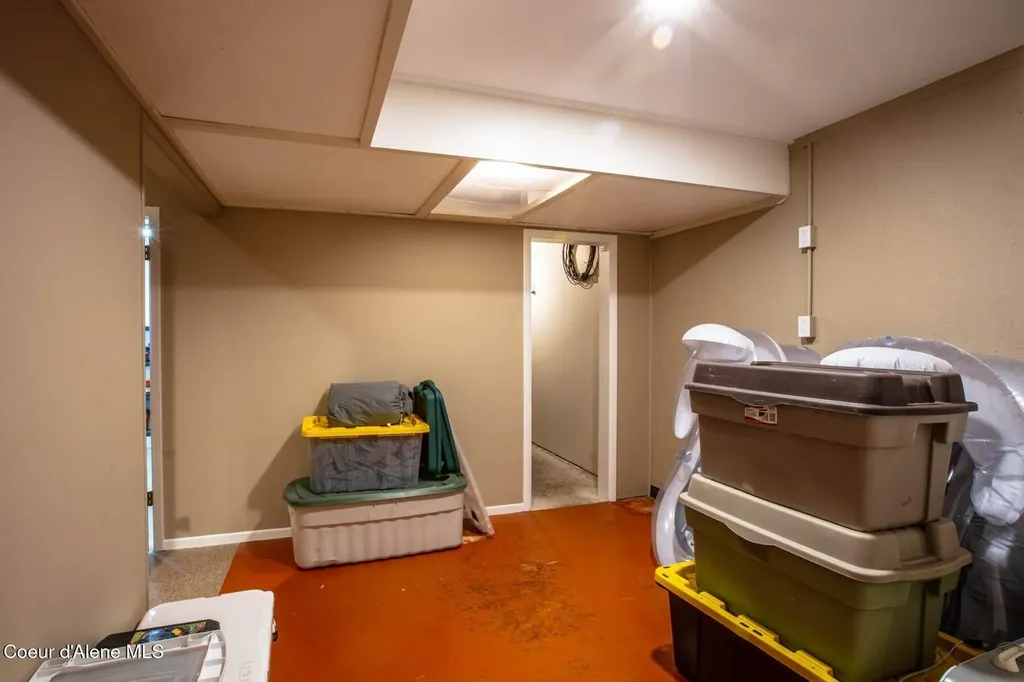 419 Campbell Point Road Laclede ID 83841