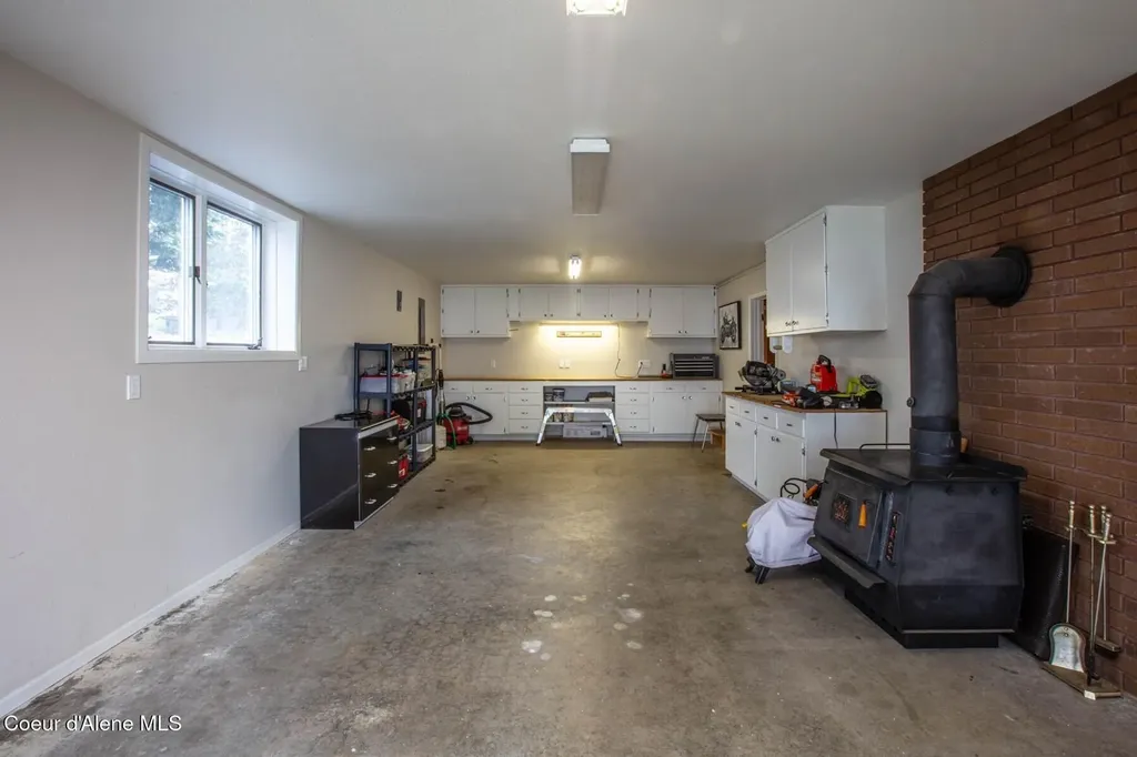 419 Campbell Point Road Laclede ID 83841