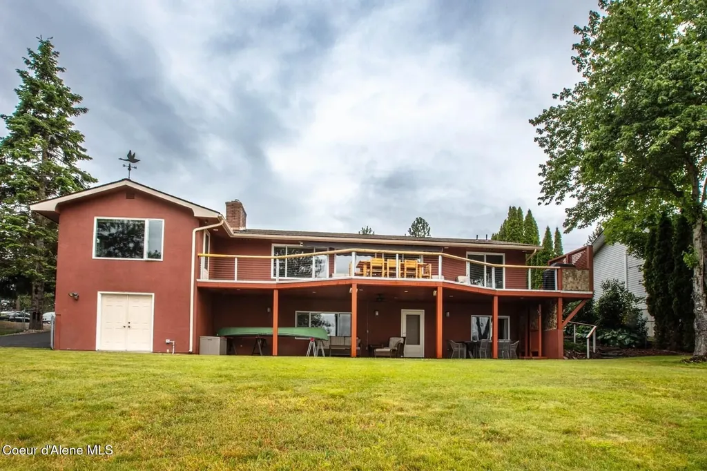 419 Campbell Point Road Laclede ID 83841
