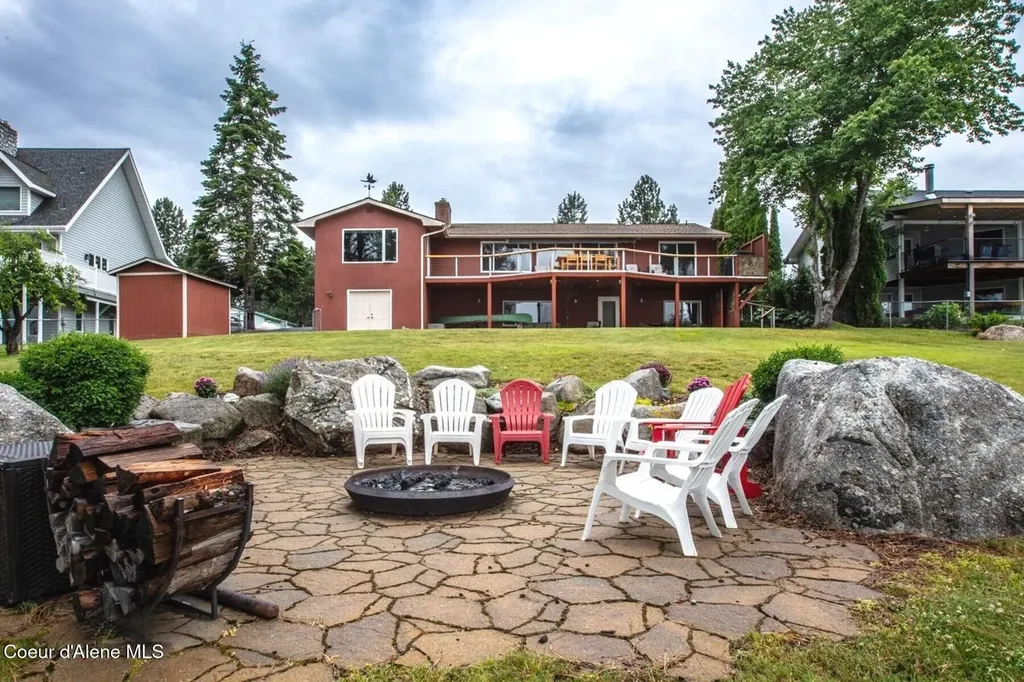 419 Campbell Point Road Laclede ID 83841