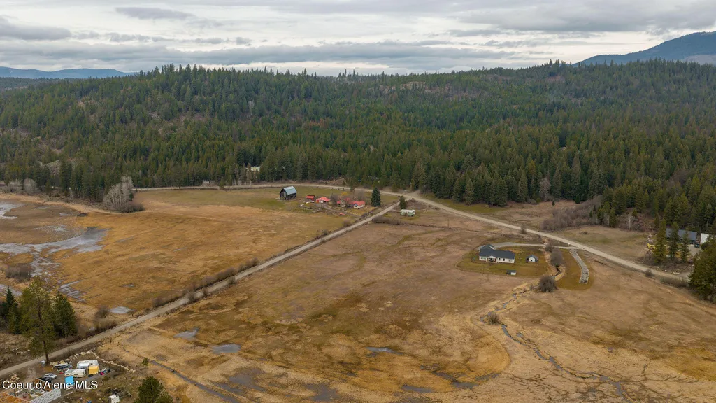 0 S Beaver Lake Road Athol ID 83801