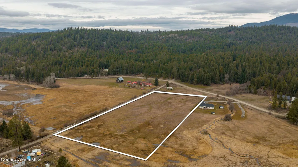 0 S Beaver Lake Road Athol ID 83801