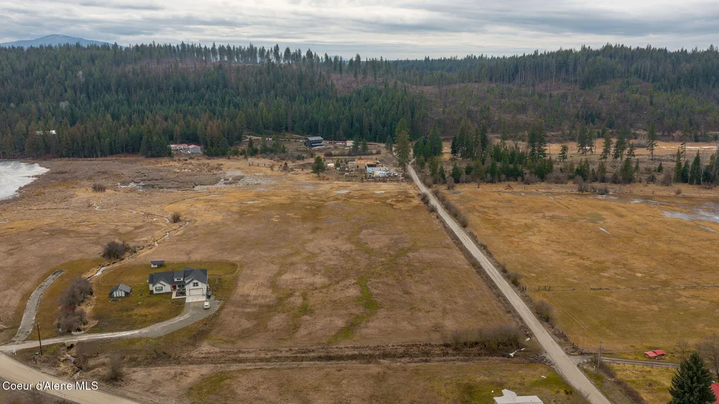 0 S Beaver Lake Road Athol ID 83801