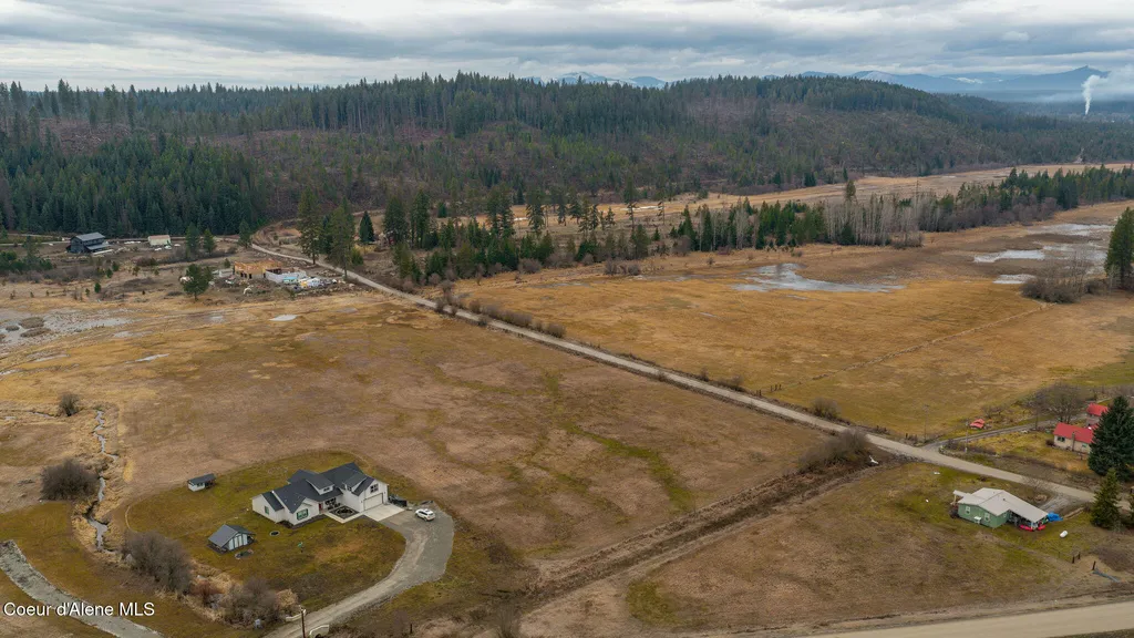 0 S Beaver Lake Road Athol ID 83801