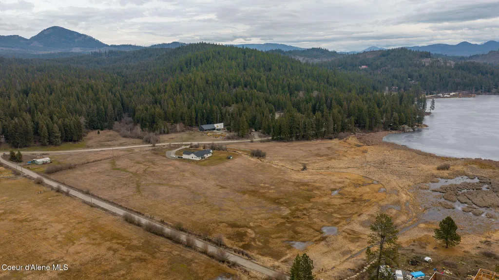 0 S Beaver Lake Road Athol ID 83801