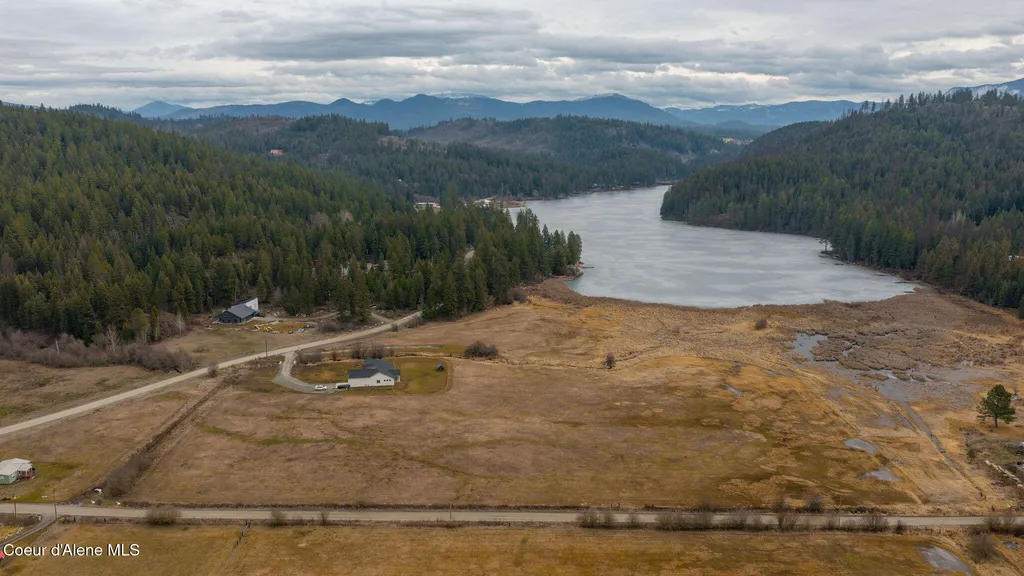 0 S Beaver Lake Road Athol ID 83801