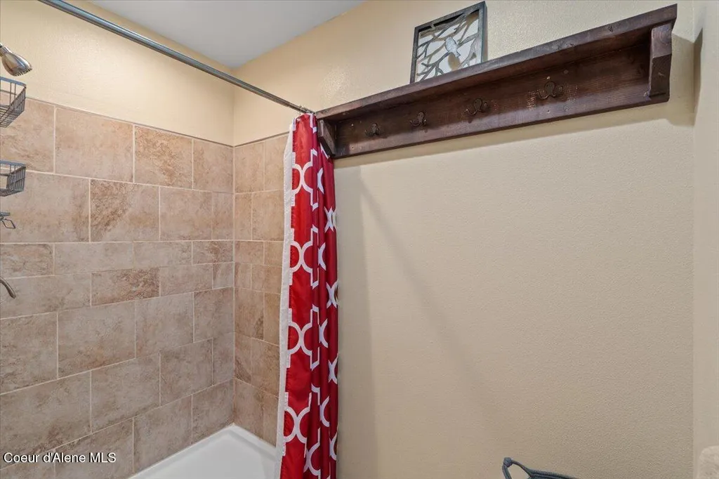 2238 E Blaine Street Athol ID 83801