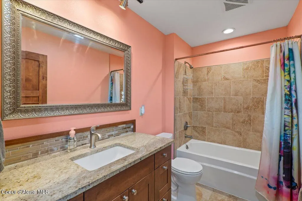 2238 E Blaine Street Athol ID 83801