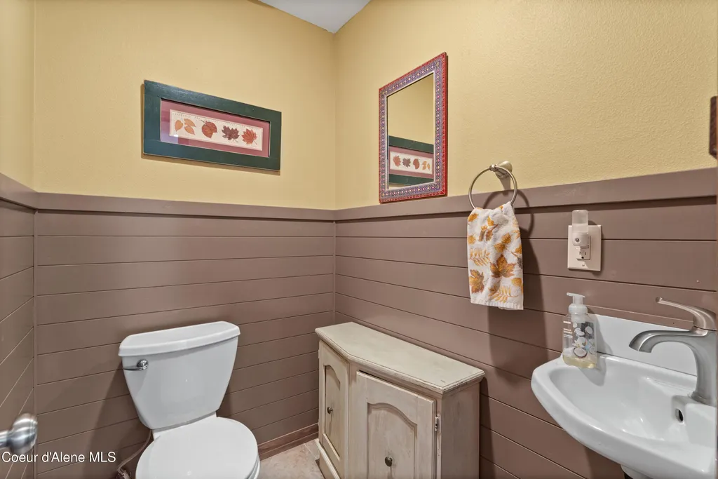 2238 E Blaine Street Athol ID 83801