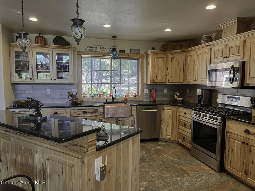 2110 Blue Sky Road Bonners Ferry ID 83805