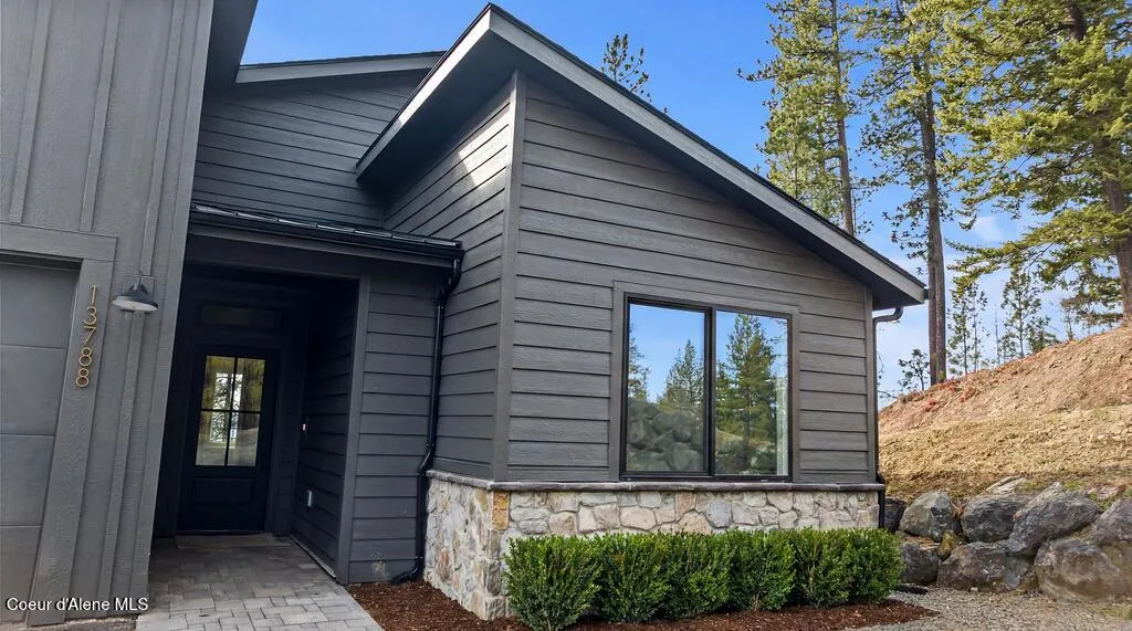 13788 S Hanson Road Harrison ID 83833