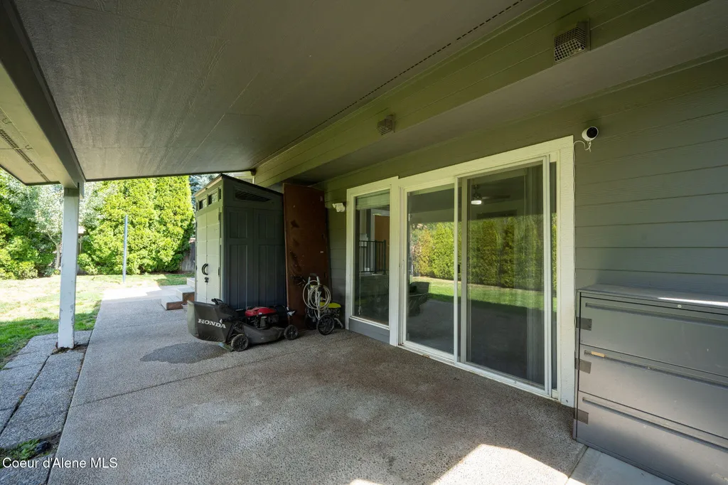 2441 N Henry Street Post Falls ID 83854