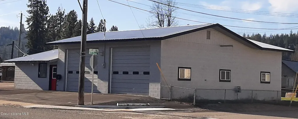 10 N Division Street Pinehurst ID 83850