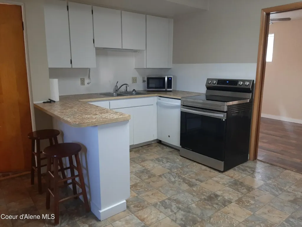 10 N Division Street Pinehurst ID 83850
