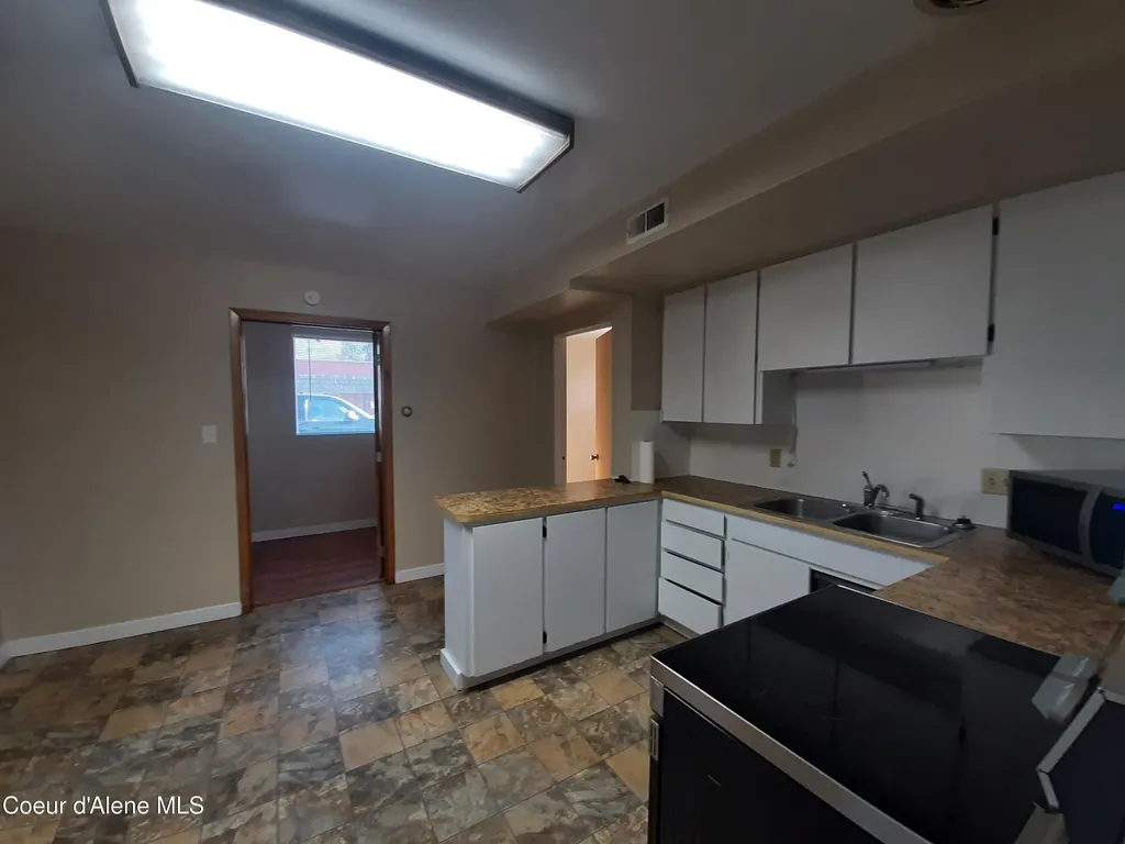 10 N Division Street Pinehurst ID 83850