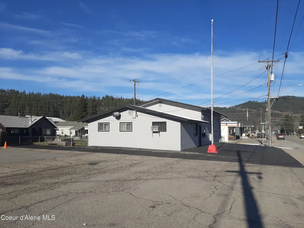10 N Division Street Pinehurst ID 83850