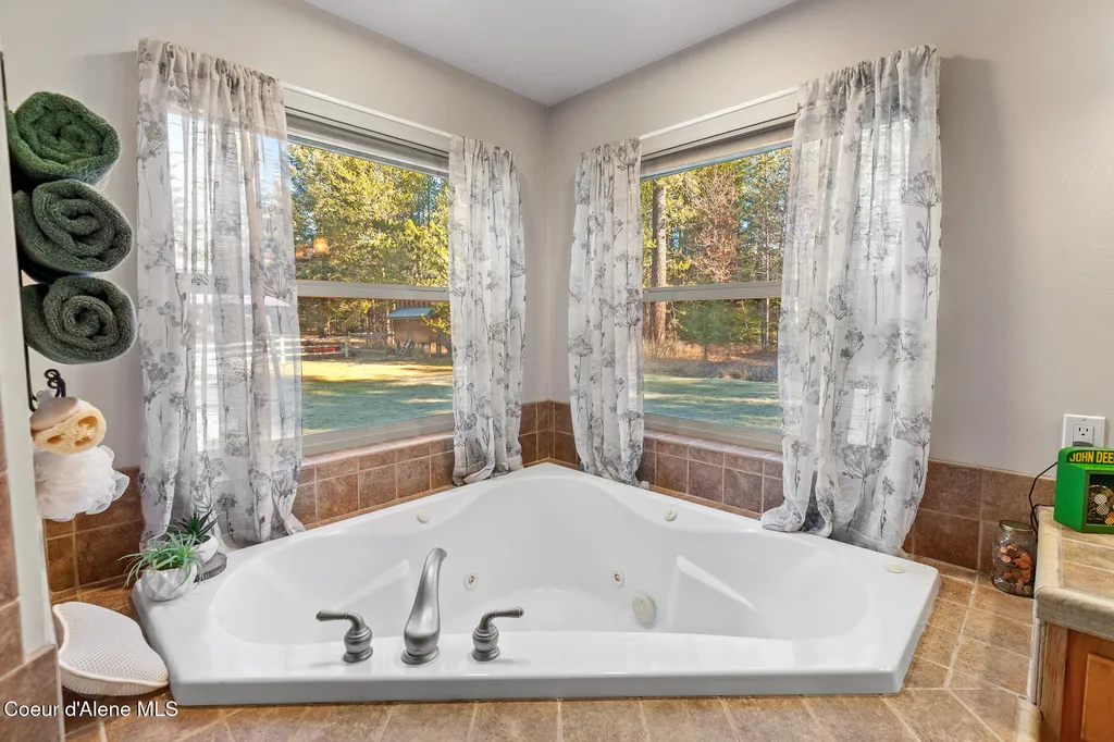 1985 W Jesse Court Rathdrum ID 83858