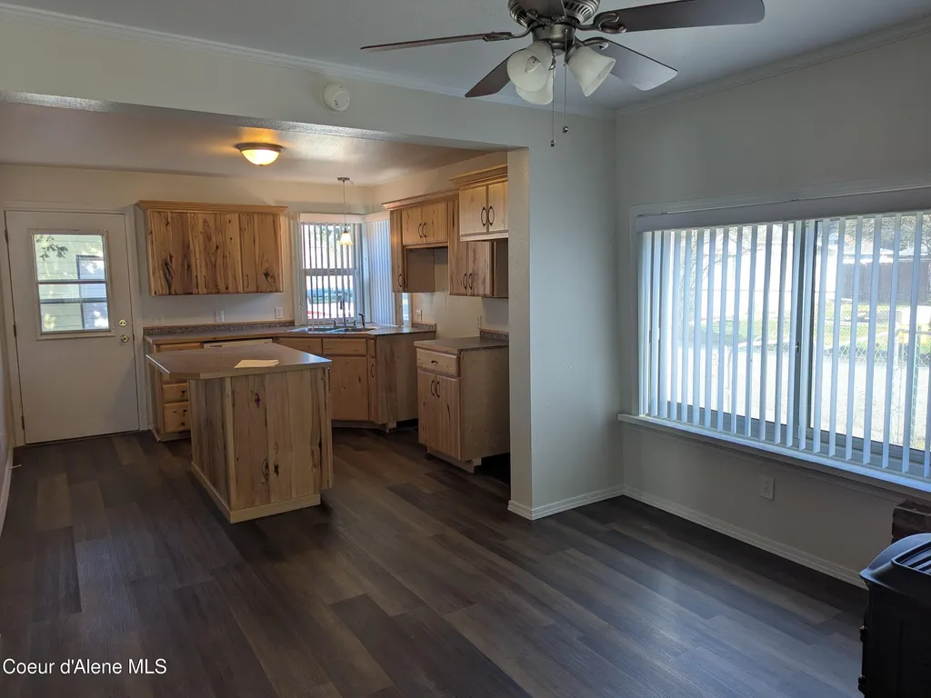 6 Maple Avenue Pinehurst ID 83850